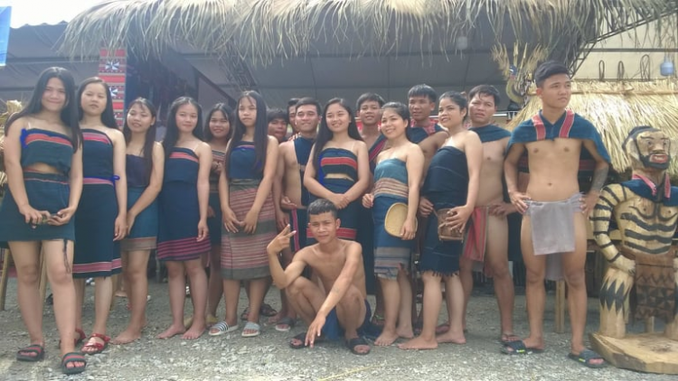 Zư đơc văn hóa Cơ Tu đhị apêê câu lạc bộ pr’hat xa nul, tân tung da dă