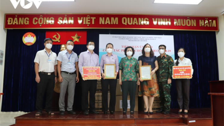Học sinh lum pr’ăt tr’mông zr’năh k’đhap vêy ta đoọng điện thoại ta béch, máy tính tơợ nâu cơy tươc t’ngay 15/9