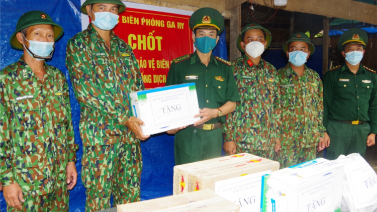 Bộ đội Biên phòng tỉnh Quảng Nam lum, đoọng pr’hêl c’bhuh đương goon chôt coh c’noong k’tiêc