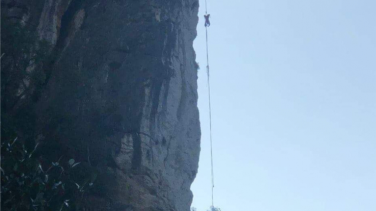 Dzooc ooy da ding đhâl pay đong c’roọt, muy cha năc coh Sơn La lâh chêệt bil
