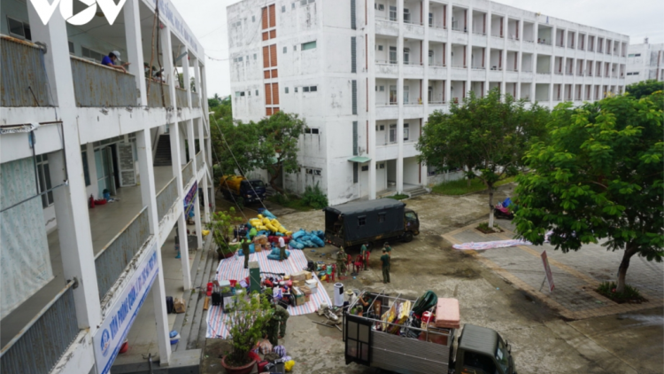 Đà Nẵng: Ra văng bhrợ pa xoọng bệnh viện dã chiến