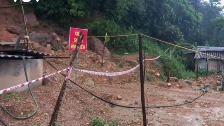 Miền Trung năc cớ đương zêl lâng boo ngân xang đhí a muôt