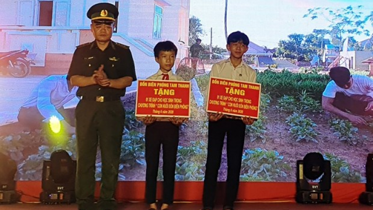 Bộ đội biên phòng Quảng Nam đơơng p’rơơm đoọng ha p’niên Cơ Tu
