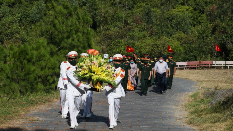 Đại tướng Võ Nguyên Giáp ta luôn lứch loom tu đhanuôr