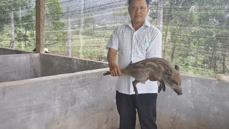 Đảng viên Cơ Tu pân k'noọ pân bhrợ