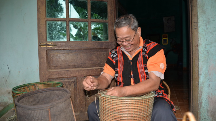 A Vô Cưa: Manuh zư lêy bh’rợ t’taanh âng đhanuôr Cơ Tu