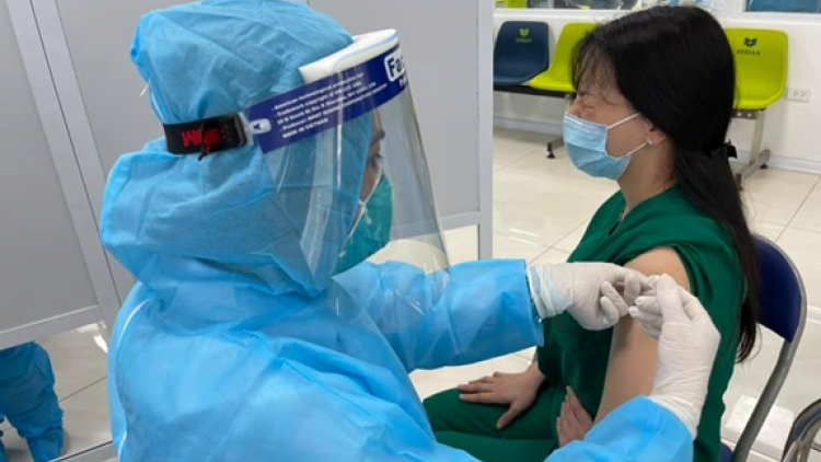 T’ngay tr’nợơp tiêm vắc xin Covid-19 ta bhrợ têng tệêm ngăn, doó vêy bơơn n’leh đhr’năng cơnh lơơng