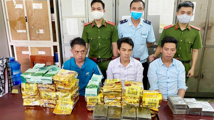 Nghệ An: Pazum c’rơ zâl t’bil đhr’năng pa câl, đươi dua, đơơng âng ma tuý coh zr’lụ c’noong k’tiêc