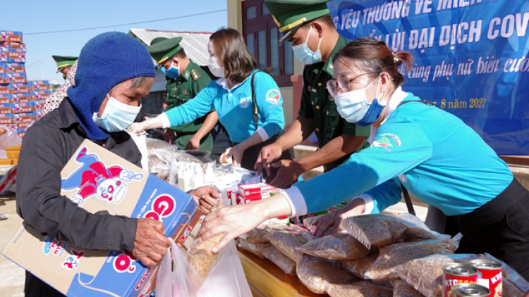 Phiên chợ 0 đồng cóh zr’lụ k’noong k’tiếc Tây Giang zúp đoọng đhanuôr Cơ Tu doọ lấh lưm zr’nắh k’đhạp tu pr’lúh Covid-19