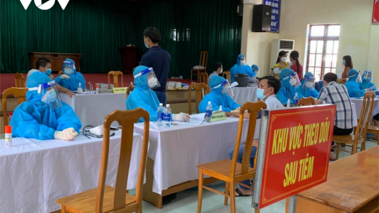 Quảng Bình: Muy giáo viên toon moon pa lất đoọng bơơn tiêm 2 t’niêm vắc xin chr’groong Covid-19