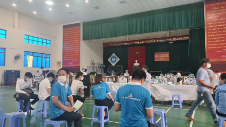 Quảng Nam: Kiểm điểm Sở Y tê bêl đoọng 2 doanh nghiệp bất động sản tiêm vắc xin lalăm