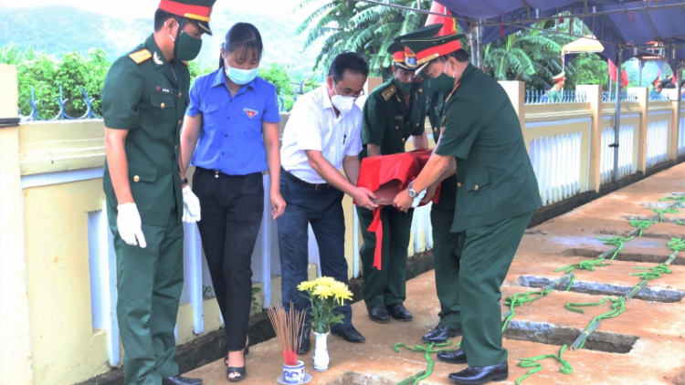 Quảng Nam k’rong pazưm  n’hang 18 liệt sĩ