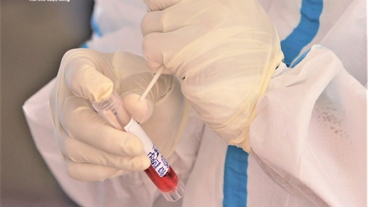 Quảng Nam test đâh kháng nguyên Covid-19 đoọng ha pêê y tế, ma nuyh ca ay