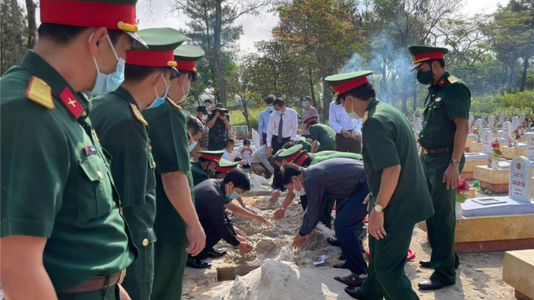 Quảng Trị: Bhrợ têng chr’năp liêm bh’rợ c’lệêng lâng tập đớc 24 cha nắc liệt sĩ lâh chệêt bil đhị Lào