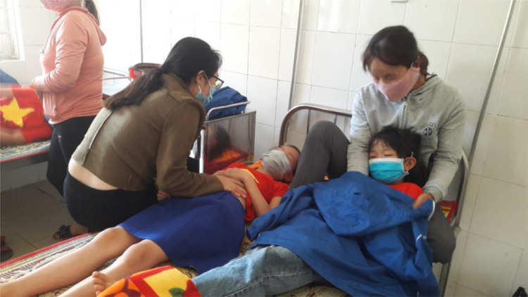 Quảng Trị: Lâh 20 học sinh bọol ch’na
