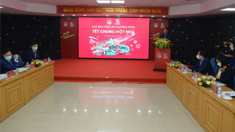 “Tết za zưm muy đong”: Zooi 2 r’bhầu công nhân pa bhrợ, sinh viên chô ooy đong cha Tết