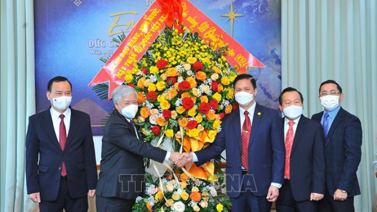 Chủ tịch Uỷ ban Trung ương MTTQ Việt Nam Đỗ Văn Chiến pa gơi thư haanh deh Giáng sinh c’moo 2021