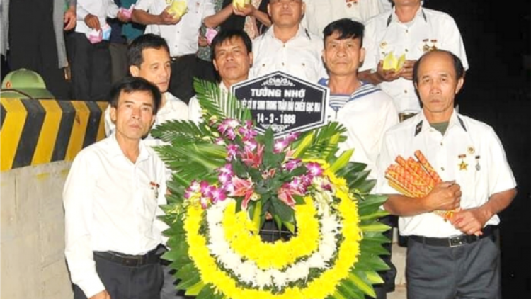 P’têêt cloom pô đăng hay chơớ tươc apêê liệt sĩ Gạc Ma