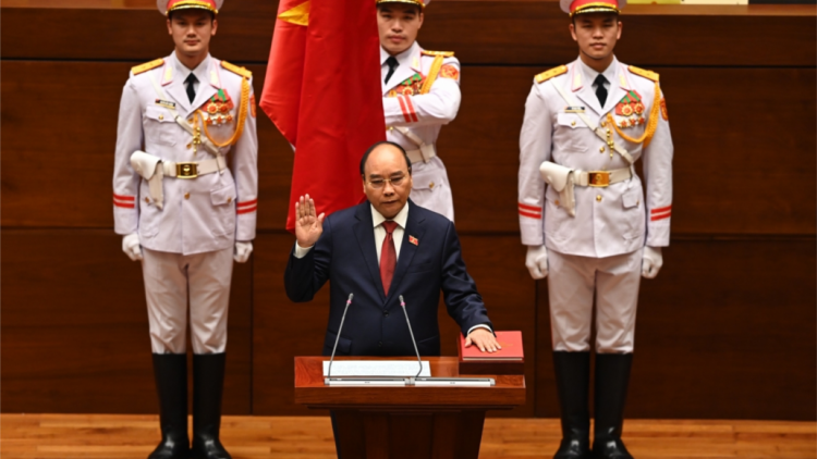 Chủ tịch k’tiêc k’ruung Nguyễn Xuân Phúc gr’hoot đơp k’đhơợng bh’rợ