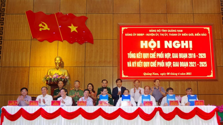 Quảng Nam k’rong pa zêng 10 c’moo bh’rợ “ Pa dưr bh’rợ zư lêy quyền bhrợ c’la yêm têêm c’noong k’tiêc, biển đảo coh đhr’năng t’mêê”