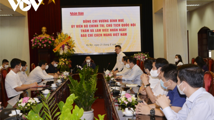 Chủ tịch Quốc hội Vương Đình Huệ: Báo chí nắc poong pa tệêt liêm chr’năp, lalua ta nih bhlầng bhlưa Quốc hội lâng đhanuôr