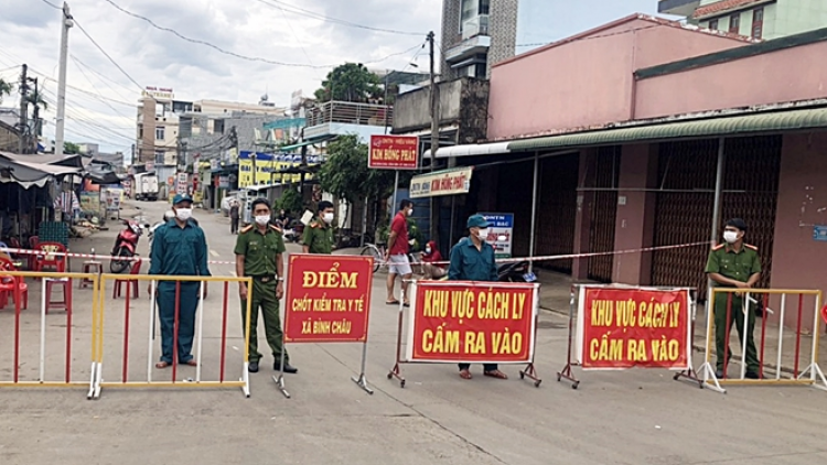 Quảng Ngãi: Chr’hoong k’coong ch’ngai Trà Bồng pa tuông xã hội ting Chỉ thị 16 xang bêl bơơn lêy 8 cha nặc crêê lâng SARS-CoV-2