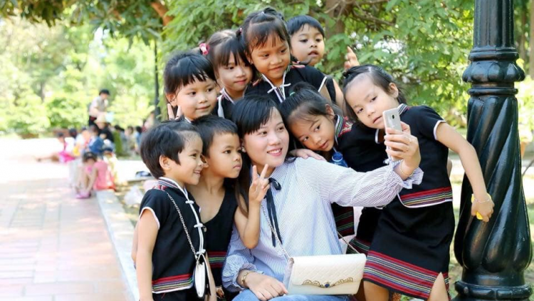 T’bhlâng bhrợ k’rơ bh’rợ pa choom p’rá Việt ha học sinh manuyh acoon coh
