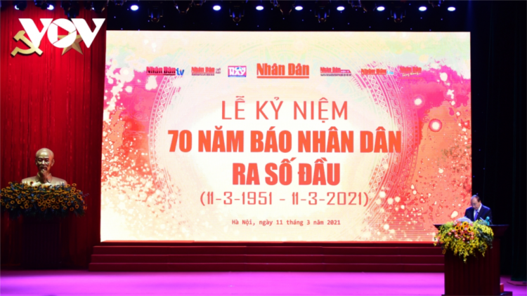 Thủ tướng Nguyễn Xuân Phúc pâh bhiệc bhan hơnh deh 70 c’moo t’ngay Báo Nhân dân vaih số tr’nợơp