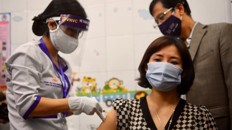 Tiêm vacxin cha groong Covid-19 đhị zêl cha groong pr’lúh