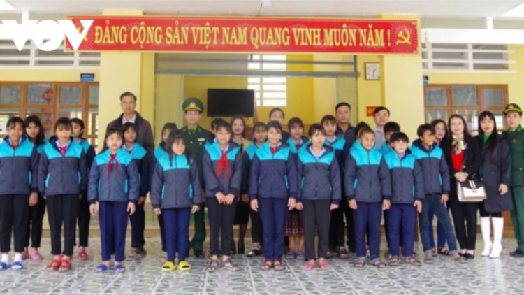 Tết têêm ngăn đoọng ha đhanuôr Cơ Tu cóh k’coong ch’ngai k’noong k’tiếc