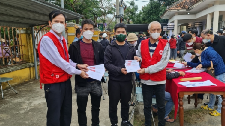 Hội Chữ thập đỏ Việt Nam: Zooi pr’loọng đong coh tu bhiệc tân tọp, clệch bhuông đhị Quảng Nam