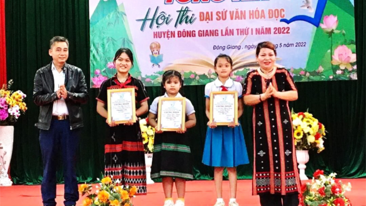 Những Đội viên học giỏi, đa tài giữa rừng núi Đông Giang/Pazêng Đội viên học bhriêl, năl bấc rau ặt coh da ding ca coong Đông Giang