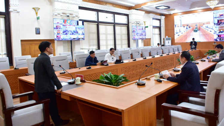 Thừa Thiên Huế: Pa hơơi bh’rợ zâl cha groong pr’luh coh cr’chăl Tết