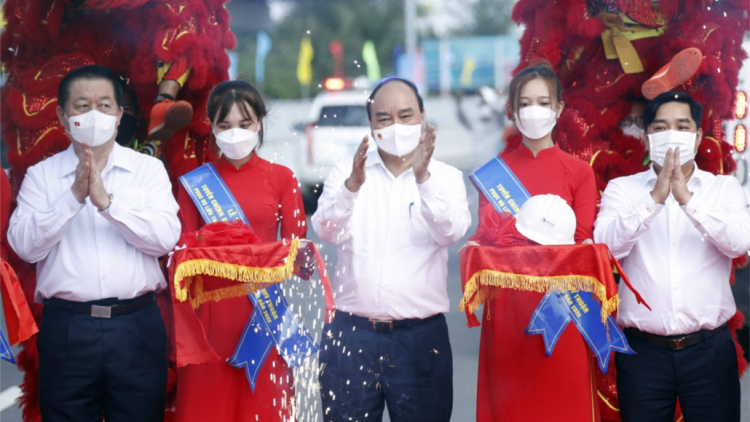 Chủ tịch nước pấh bhiệc bhan đoọng xe lướt vốch Dự án c’lâng đấh Trung Lương-Mỹ Thuận