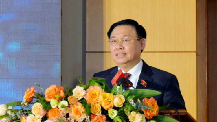 Chủ tịch Quốc hội pâh bh’rợ haanh deh 7 c’moo t’ngay p’căh Truyền hình Quốc hội