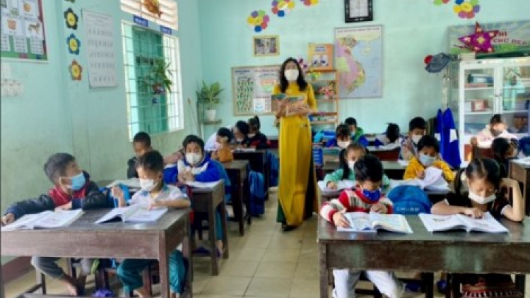 Pa dưr c’rơ chữ xrặ đoọng ha 190 học sinh tiểu học Cơ Tu, Pa Kô lâng Tà Ôi