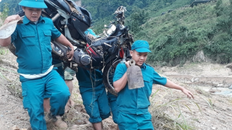 Tu bhiệc hr’lang k’tiếc đhị đong máy Thủy điện Ka Tinh 1, Quảng Ngãi: Bơơn lêy xe máy lâng balo âng ma nuyh bil tic