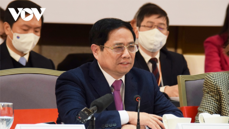 Thủ tướng Chính phủ t’đang k’đươi doanh nghiệp “tr’cơnh loom bêl zr’nắh k’đhạp”, “liêm chr’nắp vêy đh’rứah, zr’nắh k’đhạp ting tr’pác đh’rứah”
