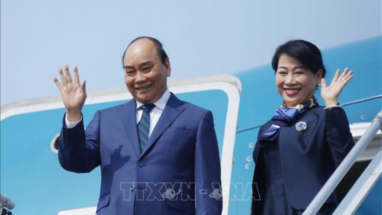 Chủ tịch nước Nguyễn Xuân Phúc lâng k’điêl đh’rưah lâng k’bhuh cấp dal Việt Nam nắc tơợp g’luh lướt lưm cấp Nhà nước Singapore