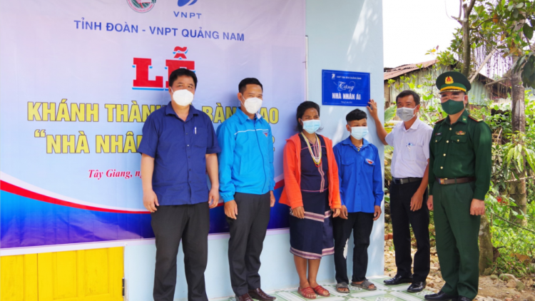 Bhrợ têng xa nay bh’rợ “C’xêê 3 ca noong k’tiếc” đhị Tây Giang