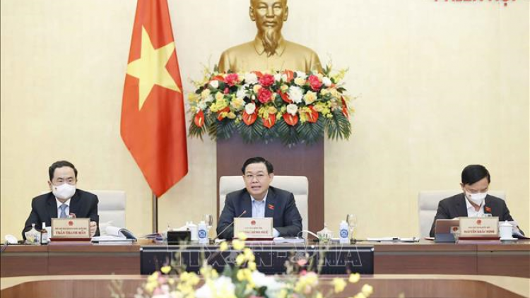 UBTVQH đoỌng boọp p’rá ooy bhiệc xay moon, đương xơợng, bhr’lậ pa liêm lâng dự án Luật Kinh doanh bảo hiểm (bhr’lậ)