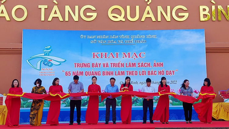 Triển lãm sách, ảnh “65 c’moo Quảng Bình bhrợ têng cơnh boop p’too âng Ava Hồ”