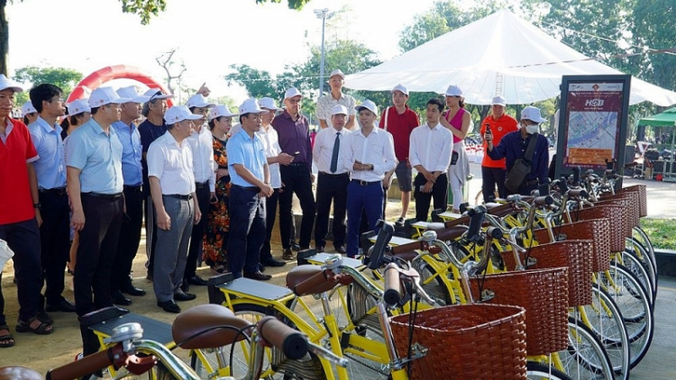 Lâh 250 cha năc đạp xe ting bhrợ pa dưr Huế năc thành phố xr đạp liêm choom lâng môi trường