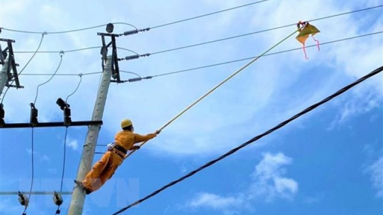 Miền Trung: Moon pa rơơt đhr’năng căh têêm ngăn điện tu t’păr diều