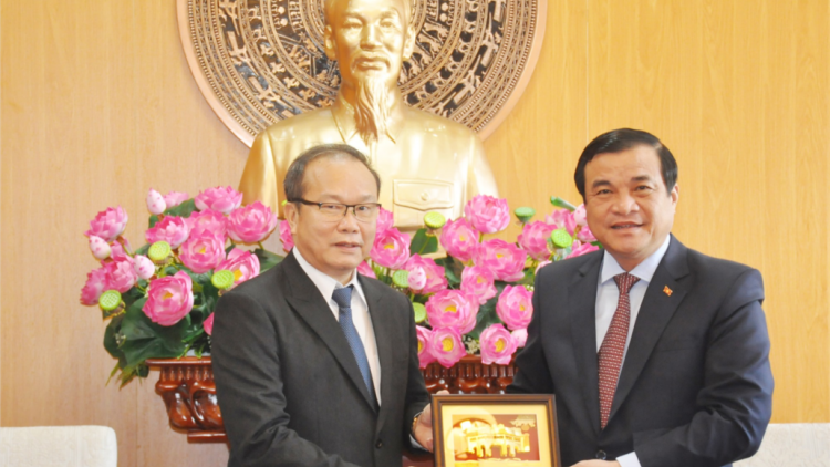 Bí thư Tỉnh ủy Quảng Nam Phan Việt Cường lum prá Tổng Lãnh sự Lào t’mêê đhị Đà Nẵng