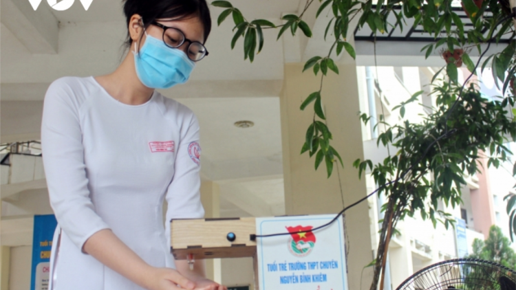 Quảng Nam đơơng học sinh chô cớ ooy trường ting bh’rợ “2 ooy 1”