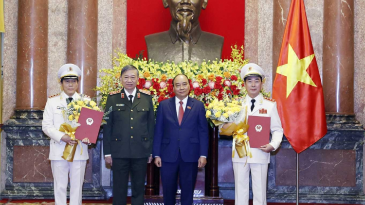 Chủ tịch nước pa đơp quyết định pa dzooc câp bâc hàm Thượng tướng ha bơr Thứ trưởng Bộ Công an