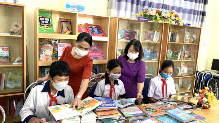 Hội LHPN tỉnh Phú Yên cher đoọng “Tủ bha ar văn hoá ha p’niên zr’lụ k’coong ch’ngai”