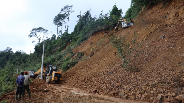 Tây Giang đấh hân bhrợ pa dưr pa liêm zâp đhị c’nắt c’lâng hr’cấh ha voóh tu đhí a’muốt số 4