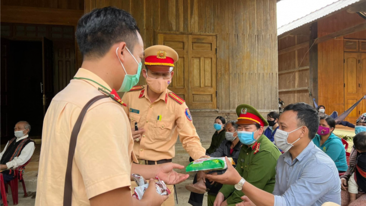 Nam Giang: Xay truih p’too moon yêm têêm c’lâng p’rang coh da ding ca coong
